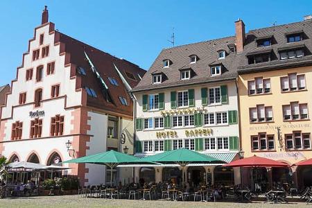 Häuserreihe, Markgräfler Land, Camping, Reise, Urlaub Häuserreihe, Markgräfler Land, Camping, Reise, Urlaub