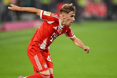 Lennart Karl (bis 70.) - Note: 2,0 - Erwischte bei seiner Startelf-Premiere in der Königsklasse einen perfekten Start. Schoss die Bayern nach einem Traumsolo in Führung. War auch in der Folge zielstrebig und abschlussfreudig. Machte immer Alarm, wenn er freien Rasen fand. Er drängt inzwischen auf mehr Spielzeit.