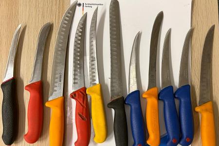 11 sichergestellte Küchenmesser