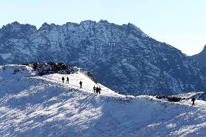 Verschneite Berge in der Hohen Tatra. (Archivbild)