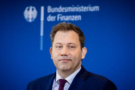 Klingbeil sieht keine Chance für zusätzliche Wünsche seiner Kabinettskollegen. Klingbeil sieht keine Chance für zusätzliche Wünsche seiner Kabinettskollegen.