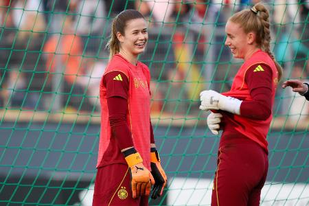 DFB-Frauen mit Johannes im Tor gegen Frankreich DFB-Frauen mit Johannes im Tor gegen Frankreich