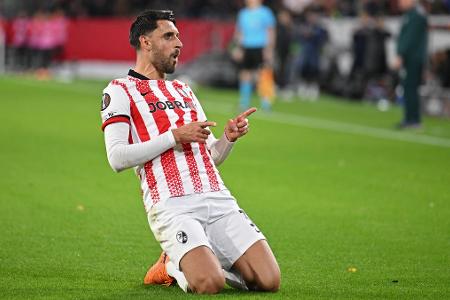 Freiburgs Vincenzo Grifo jubelt über seinen Treffer zum 2:0 beim Europa-League-Spiel.