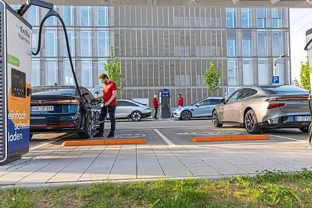 VW ID.7, Hyundai Ioniq 6, BYD Seal und Xpeng P7 VW ID.7, Hyundai Ioniq 6, BYD Seal und Xpeng P7