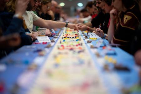 Genau 1.170 Spieler spielten gleichzeitig das Spiel Catan Connect. Genau 1.170 Spieler spielten gleichzeitig das Spiel Catan Connect.