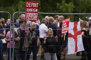 Der Fall eines Asylbewerbers, der eine 14-Jährige im englischen Epping belästigte, wurde zum Anlass für wochenlange Proteste. (Archivfoto) 