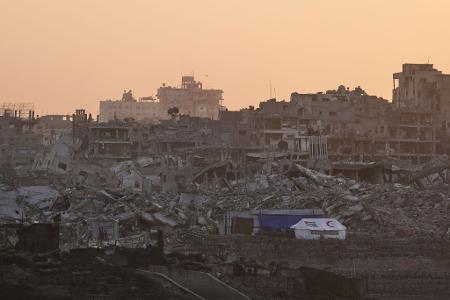 Die Waffenruhe im Gazastreifen ist auch zwei Wochen nach Inkrafttreten weiterhin fragil. (Archivbild)  Die Waffenruhe im Gazastreifen ist auch zwei Wochen nach Inkrafttreten weiterhin fragil. (Archivbild)