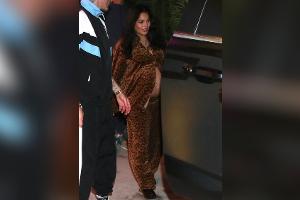 Im Leo-Look: Vanessa Hudgens hochschwanger bei Halloweenparty
