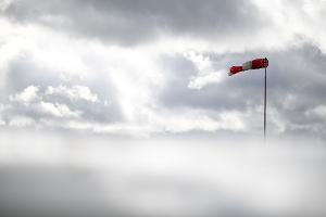 Das Wetter bleibt stürmisch - vor allem an der Küste und auf den Bergen.