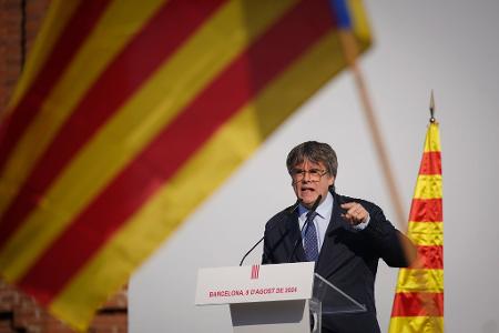 Puigdemont lebt seit Jahren im Exil - er könnte aber Spanien in eine Krise stürzen. (Archivbild) Puigdemont lebt seit Jahren im Exil - er könnte aber Spanien in eine Krise stürzen. (Archivbild)