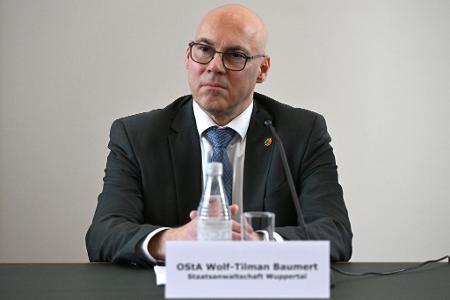 Mit den Waffen hätten Kriminelle verheerende Verbrechen verüben können, sagt Oberstaatsanwalt Wolf-Tilman Baumert.