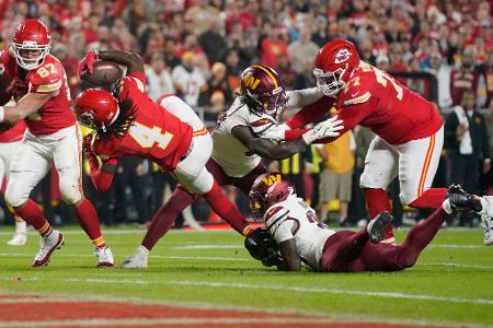 Die Bilder des Tages Kansas City Chiefs - Washington Commanders: Chiefs-Star Rice knapp an der Endzone