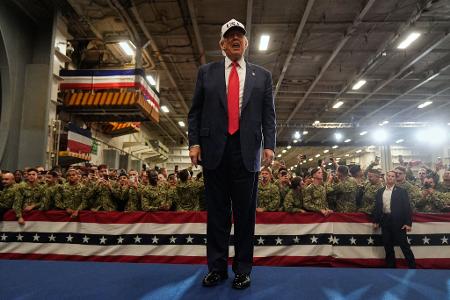 Trump besucht US-Truppen.