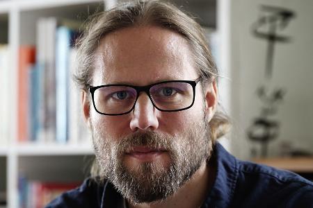 Der heute 40-jährige Rene Pickhardt berichtet, er sei von seiner Ex-Freundin emotional und körperlich missbraucht worden.