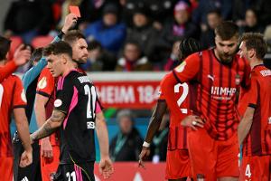 HSV dank Glatzel im Achtelfinale