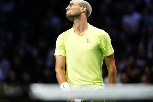 Niederlage im Auftaktmatch: Alcaraz scheitert in Paris