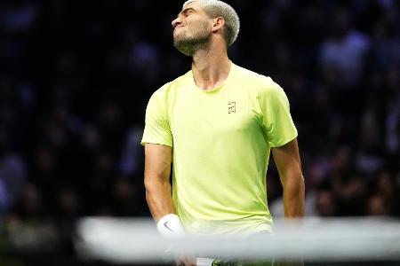 Niederlage im Auftaktmatch: Alcaraz scheitert in Paris