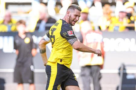 Niklas Süle (ab 46.) - Note: 3,0 - Übernahm im zweiten Durchgang für Anselmino, der kurz vor dem Platzverweis stand. Hatte mit Knauff und Brown ebenfalls seine Probleme und handelte sich schnell eine Gelbe Karte ein. Lernte aber dazu und vermied später komplett Situationen, die ihm nicht lagen. Stabilisierte sich dadurch deutlich.