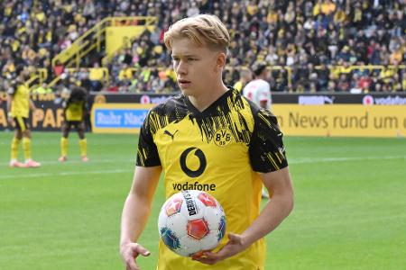 Daniel Svensson - Note: 4,0 - War mit der schlechten Kopfballabwehr ins Zentrum entscheidend am frühen Rückstand beteiligt. Schlug sich danach in der Defensive trotz Wacklern gegen Doan ordentlich. Bekam sein Offensivspiel aber nicht auf den Rasen - ein Hauptgrund für das einseitige Angriffsspiel der Gäste.