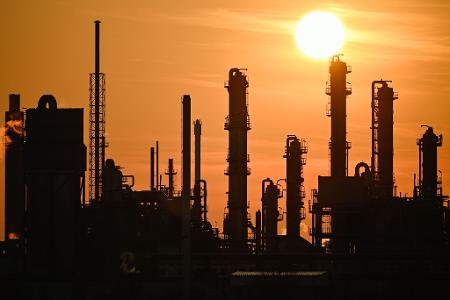 Die schwierigen Gespräche über die Standortsicherung für das Stammwerk Ludwigshafen laufen. (Archivbild) Die schwierigen Gespräche über die Standortsicherung für das Stammwerk Ludwigshafen laufen. (Archivbild)