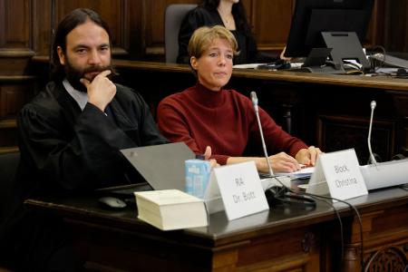 Vor Gericht erklärt Christina Block Einträge in ihr elektronisches Tagebuch, die sie kurz vor der Entführung ihrer Kinder machte.