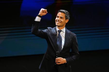 Der Spitzenkandidat der Linksliberalen, Rob Jetten, ist nach ersten Prognosen der Wahlsieger in den Niederlanden. Der Spitzenkandidat der Linksliberalen, Rob Jetten, ist nach ersten Prognosen der Wahlsieger in den Niederlanden.