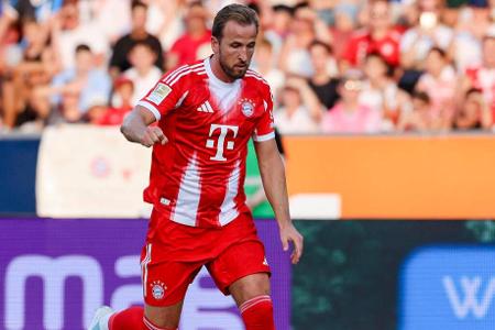 ANGRIFF: Harry Kane (bis 86.) - Note: 1,5 - Prägte das Geschehen auf dem Rasen wieder einmal in allen Spielphasen. Machte Bälle fest und spielte gerade für Diaz mehrere Chancen heraus. War mit zwei Toren zudem einmal mehr der Matchwinner für die Kompany-Elf. Seine beiden vergebenen Großchancen vor der Pause waren schnell vergessen.