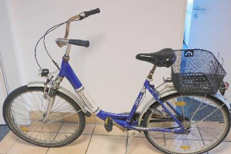 Eigentümer/-in zu diesem Damenrad gesucht!