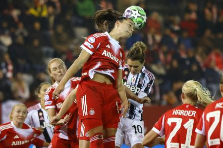 Über 10.000 Fans: FC Bayern mit Zuschauer-Saisonrekord Über 10.000 Fans: FC Bayern mit Zuschauer-Saisonrekord