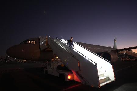 Johann Wadephul, Bundesminister des Auswärtigen, kommt auf dem Militärflughafen Marka in Amman an.