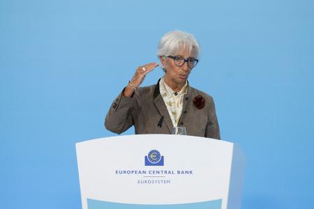 EZB-Präsidentin Lagarde hält sich in einer Welt voller Krisen alle Optionen offen. (Archivbild) EZB-Präsidentin Lagarde hält sich in einer Welt voller Krisen alle Optionen offen. (Archivbild)