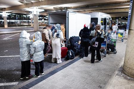 Gegen 17.30 Uhr landete das Flugzeug. 