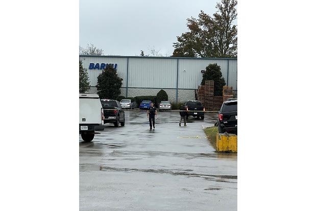 Einsatzkräfte des Cleveland Police Departments ermittelten auf dem Firmengelände. 