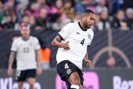 Jonathan Tah - Note: 3,5 - Bewahrte auf der letzten Linie lange Zeit die Ruhe, ließ sich in der Schlussphase dann aber zu oft von seiner Position locken. Hatte bei seinen Impulse mit Ball ebenfalls deutlich weniger Erfolg als Nebenmann Schlotterbeck.
