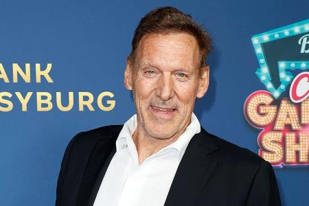 Selfie mit dem Brautpaar: Ralf Moellers Tochter Laura hat geheiratet