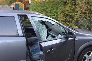 Fünf Pkw aufgebrochen - Opel Astra