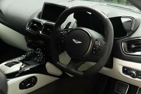 Supercar-Auktion Betrüger Großbritannien Aston Martin Vantage V12 Roadster