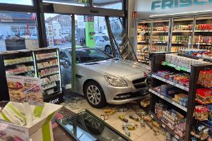 Verkehrsunfall HEM-Tankstelle

Foto: Tankstellenpächter; Nutzungserlaubnis liegt vor