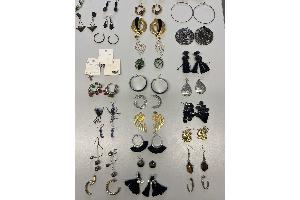 Öffentlichkeitsfahndung - Eigentümer von Schmuck gesucht