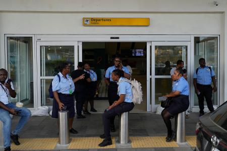 Dutzende Flüge wurden annulliert: Die Rückreise verzögert sich für viele Touristen.