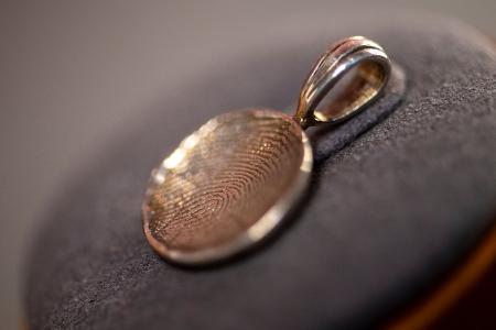 Diese Schmuckstücke sind günstiger als künstliche Diamanten. (Archivbild)