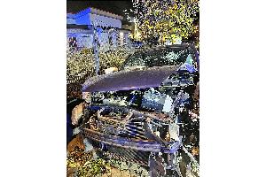 Der Nissan wurde bei dem Unfall total beschädigt.