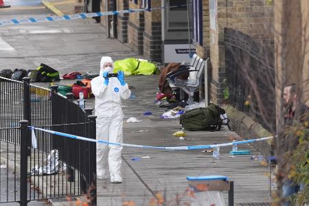 Am Bahnhof der Stadt Huntingdon dauern die Ermittlungen an.
