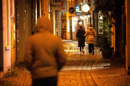 Für viele Mädchen und Frauen ist der Heimweg in der Nacht mit Angst verbunden.