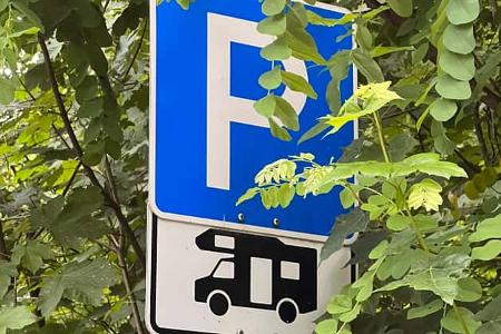 Dingolfing Bayern Niederbayern - Traffic sign road sign - Camping Campinplatz