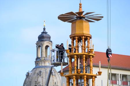 Dresden startet mit dem Aufbau am Striezelmarkt