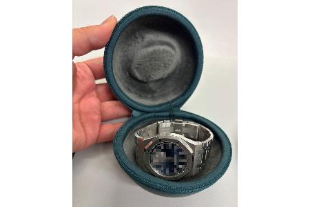 Rund 180.000 Euro kostete die Uhr, die der Reisende nicht beim Zoll angemeldet hatte.