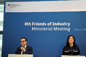 Reiche betont die Bedeutung der Industrie  