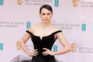 "Killa Bee": Daisy Ridley steigt als Krankenschwester in den Ring