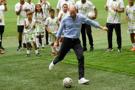Prinz William erzielt im legendären Maracana-Stadion ein Tor